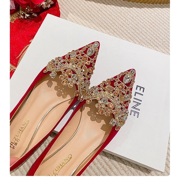 Women Red Heeled shoes - Picture 2 of 8